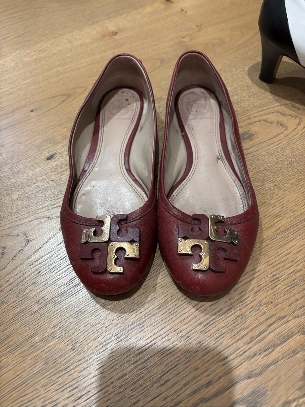 Women's Burgundy Leather Logo-Applique Ballet Flats